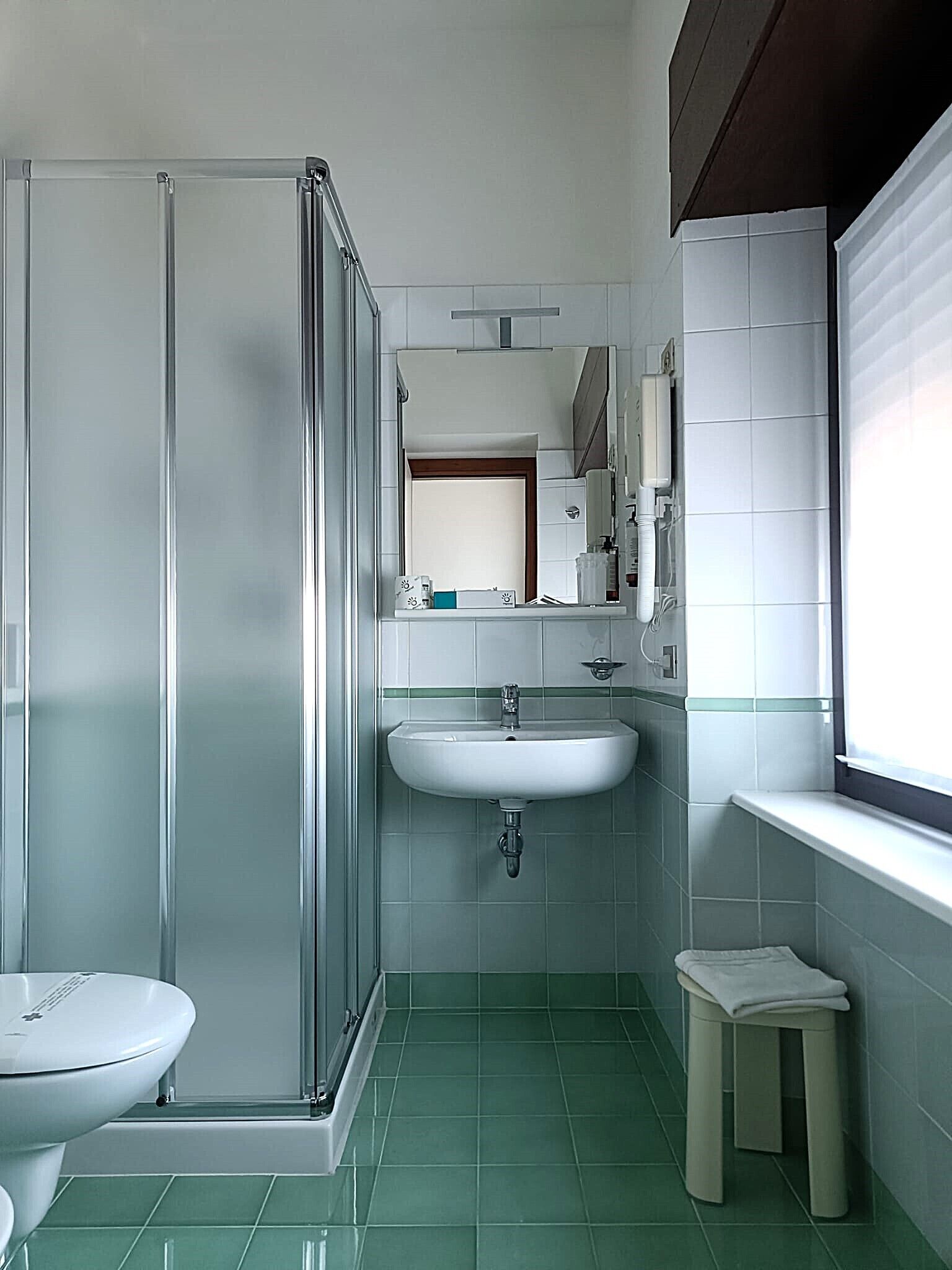 standard single room, balcony, garden view (1st floor) | bathroom | deep-soaking bathtub, free toiletries, hair dryer, bidet