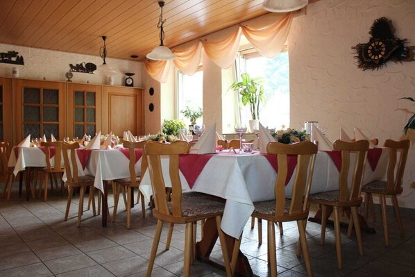 Restaurant - Zum Altbreitenfelder Hof (Homburg)