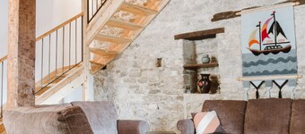 Ariadni Gaia Cottage