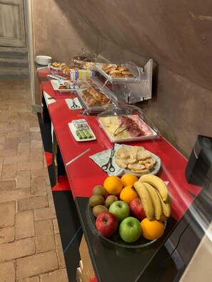 Gratis morgenmadsbuffet hver dag