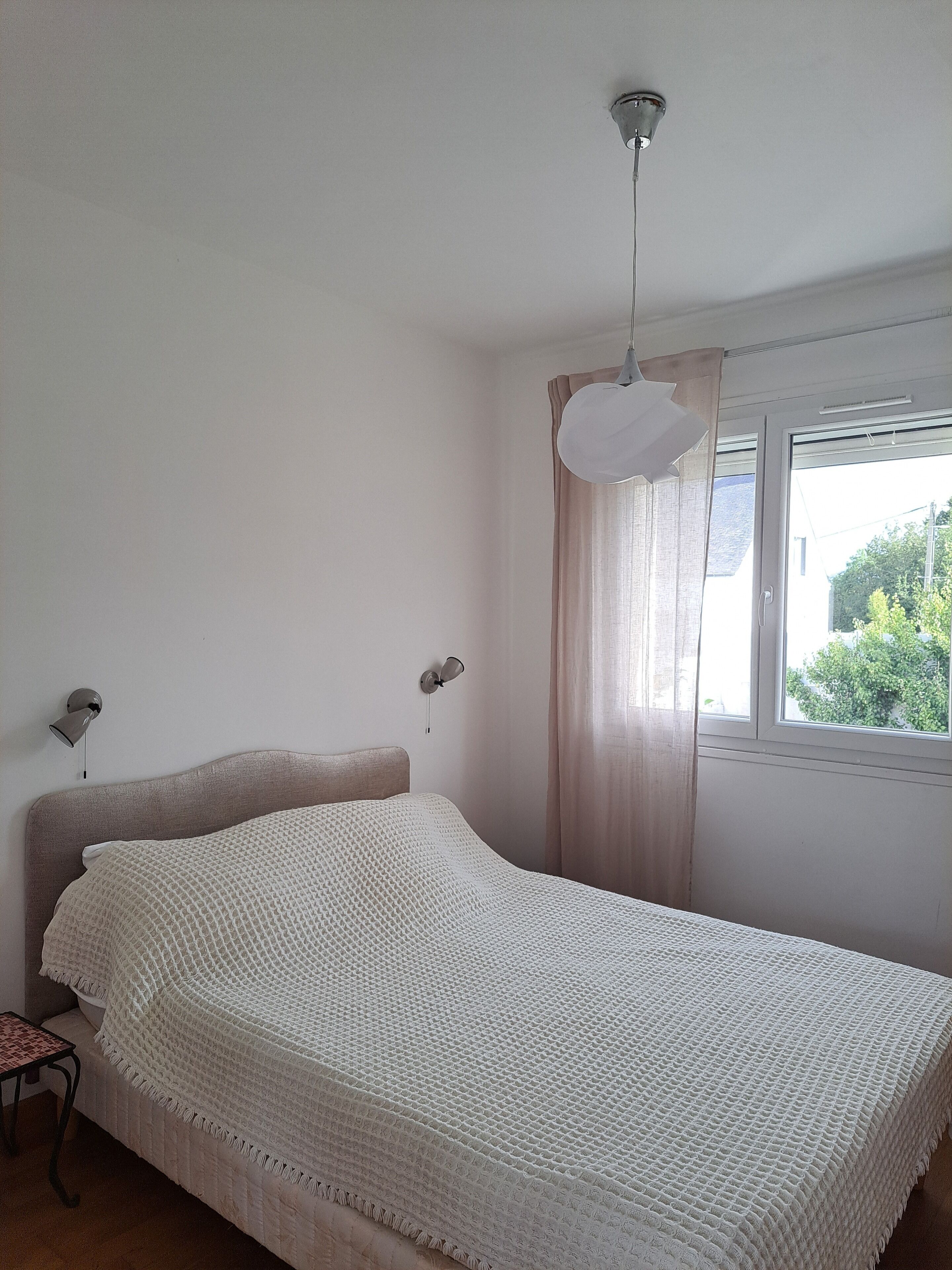 3 slaapkamers, een strijkplank/strijkijzer, gratis wifi, beddengoed