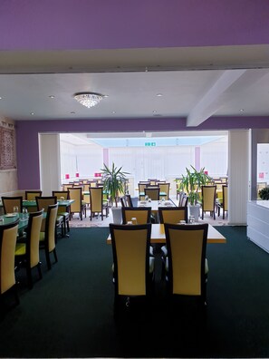 Breakfast and dinner served - Ababeel Restaurant & Hotel (Birmingham)