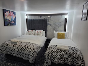 Basic Double or Twin Room | Premium bedding, individually decorated, individually furnished, desk - Ababeel Hotel (Birmingham)