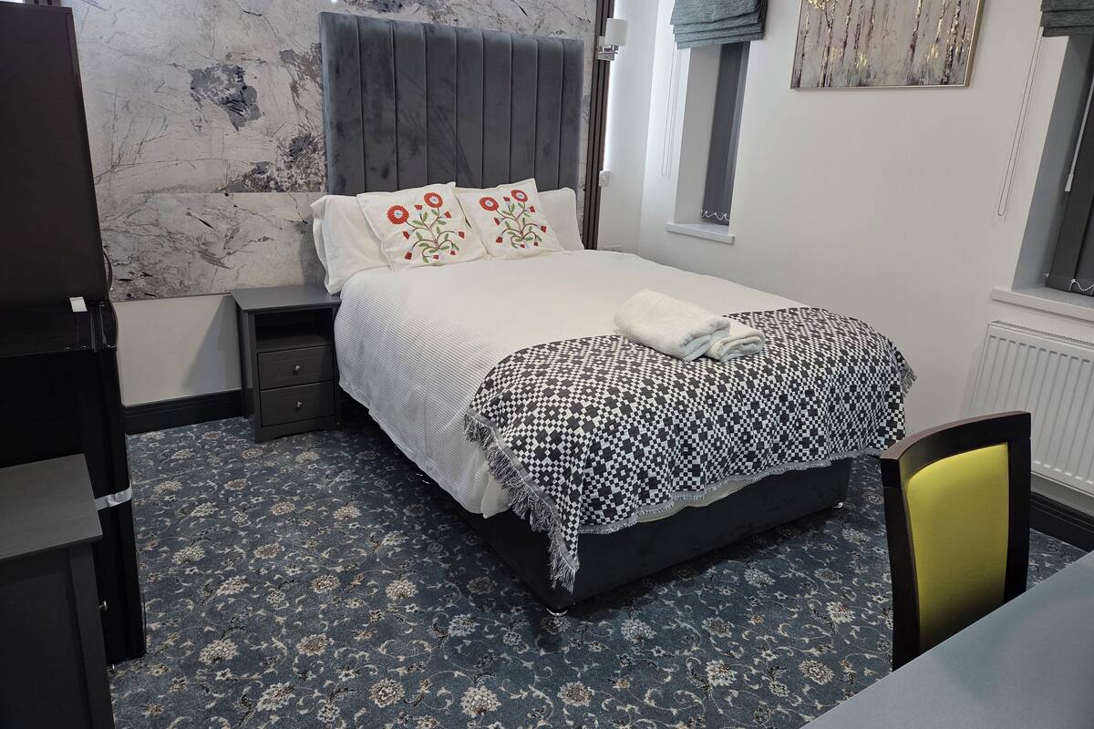 Classic Double Room | Premium bedding, desk, laptop workspace, iron/ironing board (on request)