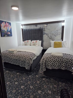 Basic Double or Twin Room | Premium bedding, individually decorated, individually furnished, desk - Ababeel Restaurant & Hotel (Birmingham)