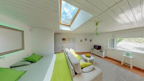 1 chambre, fer et planche à repasser, Wi-Fi, draps fournis