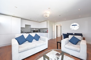 Penthouse- balcony apartment | Living area