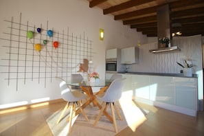 Dining - FINCA "CUCA". (SON VENT, ETV/4997.) Direct owner. (Sa Pobla)