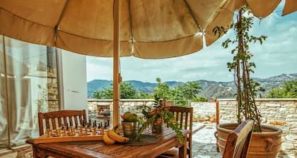 Thyone Studio Cottage