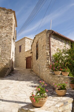 Property grounds - Thyone Uno Cottage (Vavla)