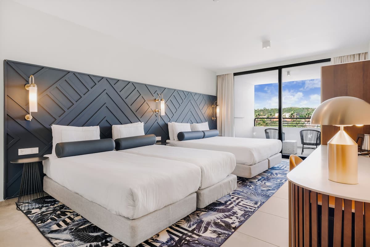 Down duvets, free minibar, in-room safe, desk