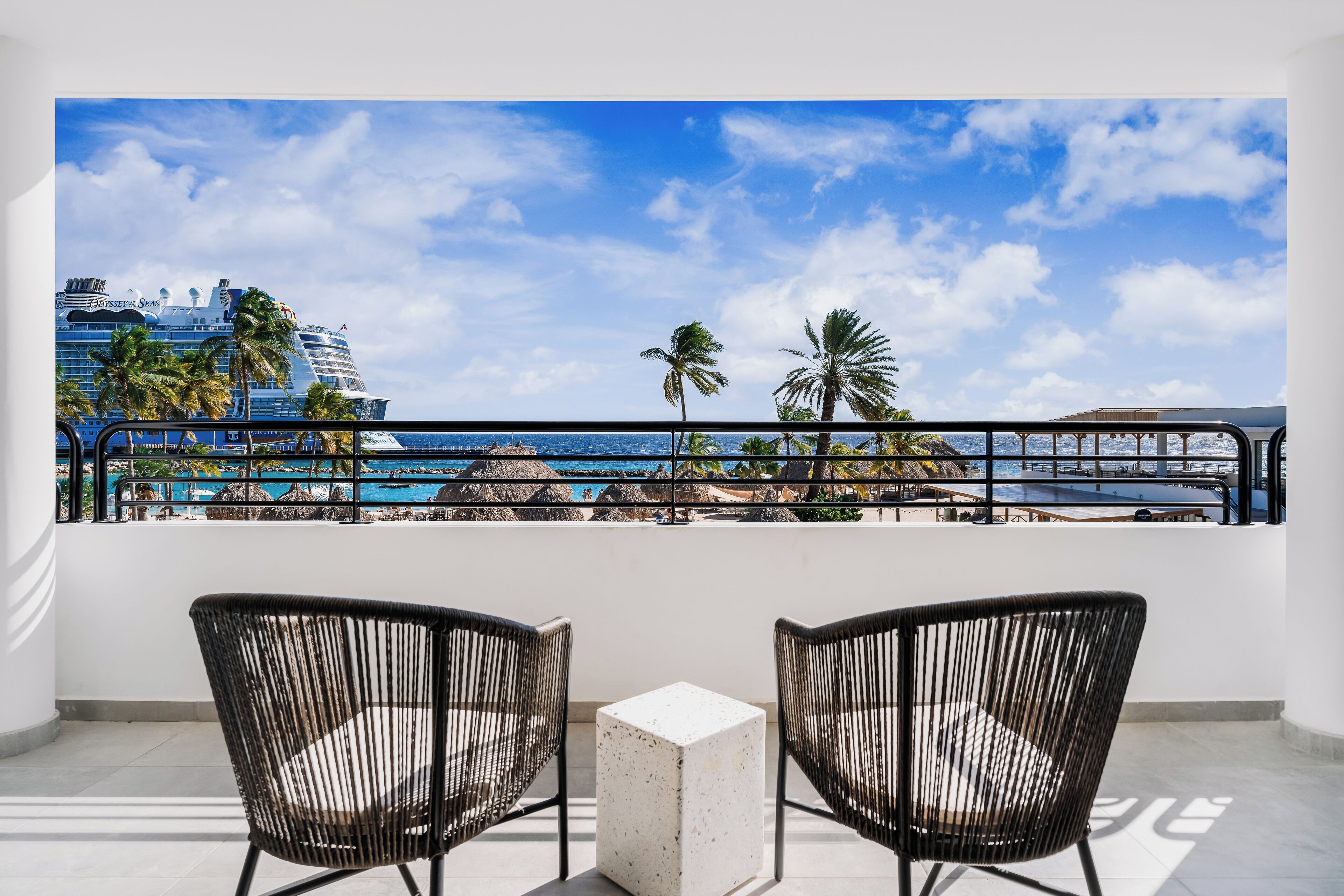 Deluxe Room, 1 King Bed, Oceanfront | Terrace/patio
