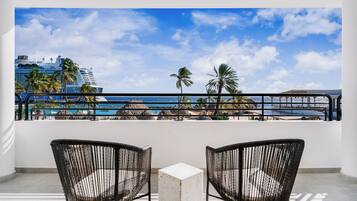 Deluxe Room, 1 King Bed, Oceanfront | Terrace/patio