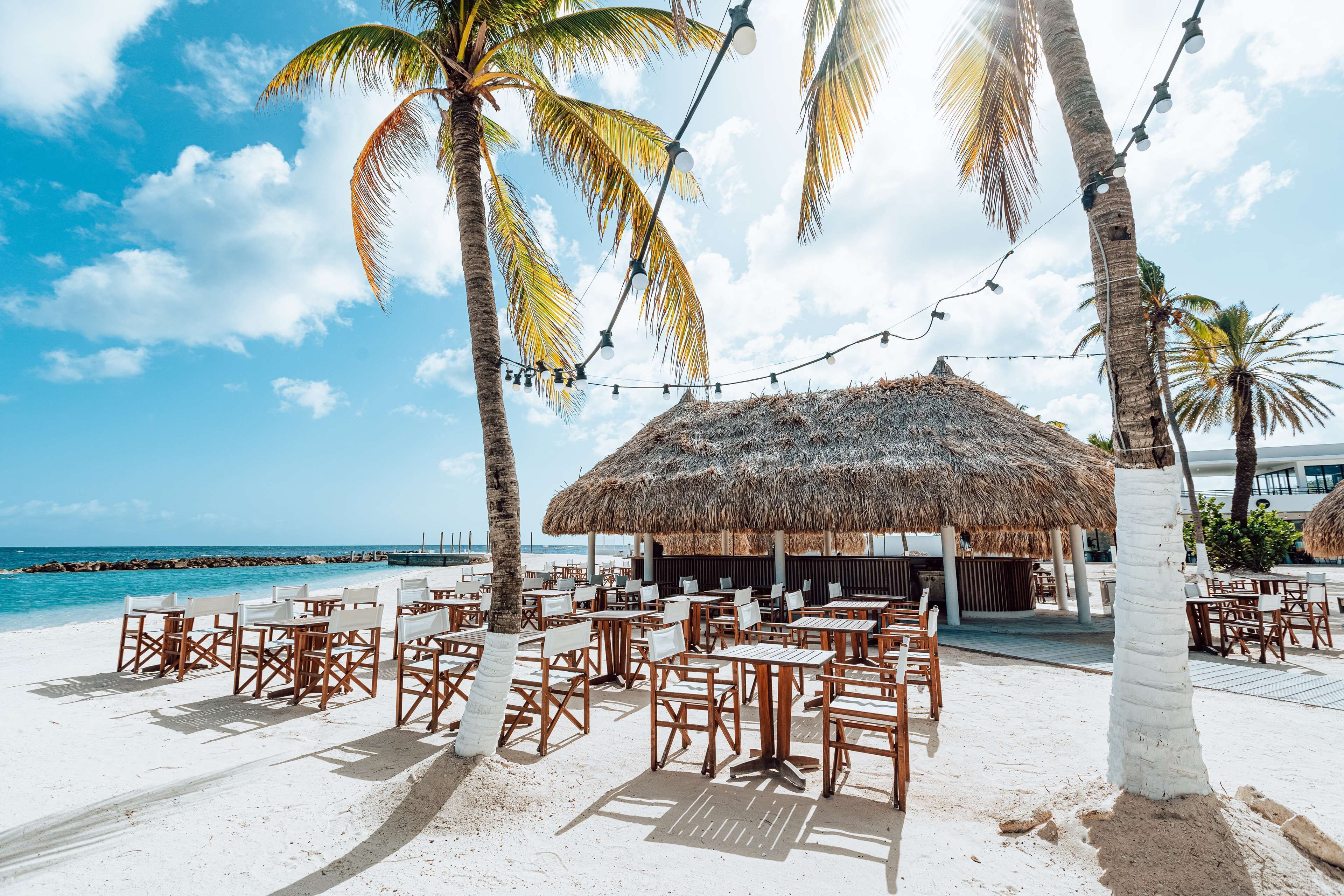 6 bars/lounges, swim-up bar, poolside bar, beach bar