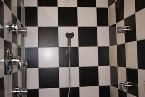 Doppelzimmer | Badezimmer | Dusche, Haartrockner, Handtücher