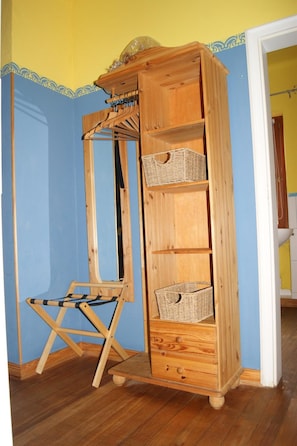 Desk, blackout curtains, soundproofing, free WiFi