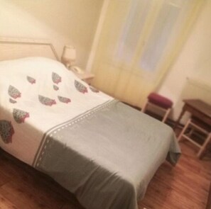 Double or Twin Room | Individually decorated, individually furnished, iron/ironing board