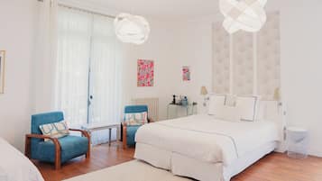 Suite, Terrace | Premium bedding, in-room safe, soundproofing, iron/ironing board