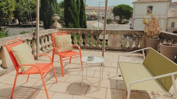 Suite, Terrace | Premium bedding, in-room safe, soundproofing, iron/ironing board