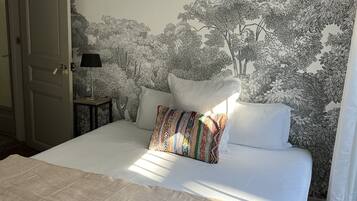 Junior tweepersoonskamer | 1 slaapkamer, luxe beddengoed, een kluis op de kamer, geluiddichte muren