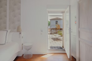 Suite, Terrace | 1 bilik tidur, peralatan tempat tidur premium, peti besi dalam bilik