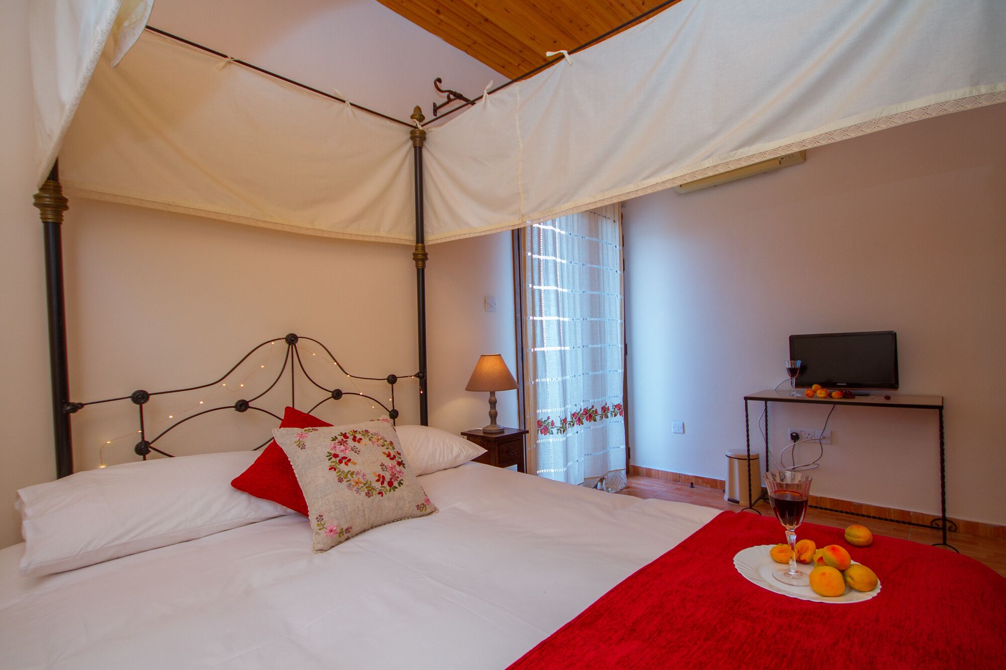 Cottage | 1 bedroom, free cots/infant beds, free WiFi, bed sheets