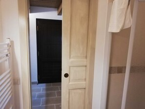 Economy Double Room | Cribs/infant beds, free WiFi, bed sheets - Trulli bbalberobello (Alberobello)