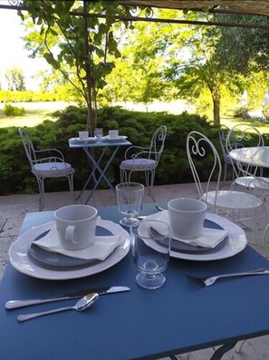 Desayuno continental incluido todos los días 