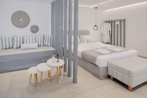 Suite Deluxe, vue mer | 1 chambre, coffres-forts dans les chambres, bureau