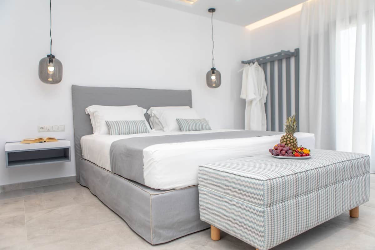 1 bedroom, in-room safe, desk, soundproofing