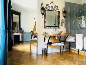 Décoration personnalisée, ameublement personnalisé, rideaux occultants