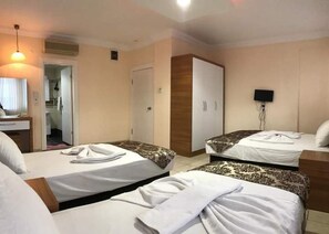 Family Room | Minibar, desk, free WiFi, bed sheets - Doruk Hotel (Antalya)