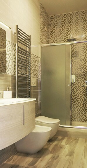 Familienzimmer | Badezimmer