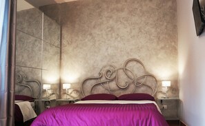 Coffres-forts dans les chambres, bureau, Wi-Fi gratuit, draps fournis