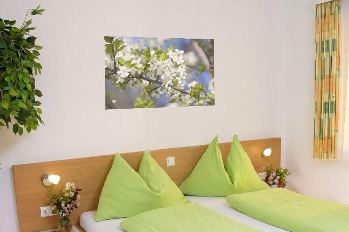 2 habitaciones, cunas gratuitas y ropa de cama