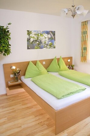 Kostenlose Babybetten, Bettwäsche