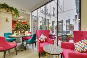 Daily buffet breakfast (EUR 14 per person) - Hotel Lucien & Marinette (Paris)