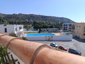 Pool - Mountain sea and petrés (Petrés)
