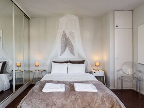 1 غرفة نوم ومكواة/لوح كي وواي فاي وملاءات أسرّة