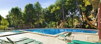 Appartement de luxe 5 * neuf avec piscine, emplacement idéal, près de la plage