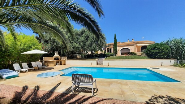 Piscine extérieure, piscine chauffée