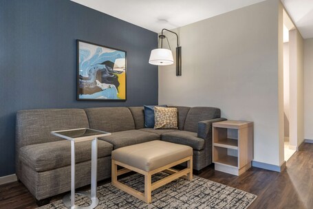 Hyatt Place Indianapolis Carmel - Image 11