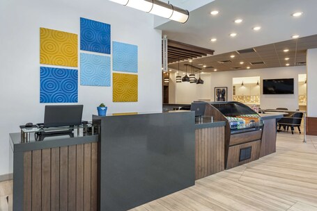 Hyatt Place Indianapolis Carmel - Image 9