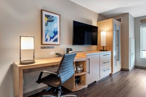 Premium bedding, pillowtop beds, desk, laptop workspace - Hyatt Place Indianapolis Carmel (Carmel)