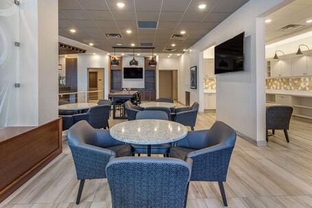 Hyatt Place Indianapolis Carmel - Image 14