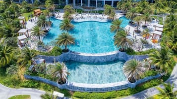 2 outdoor pools