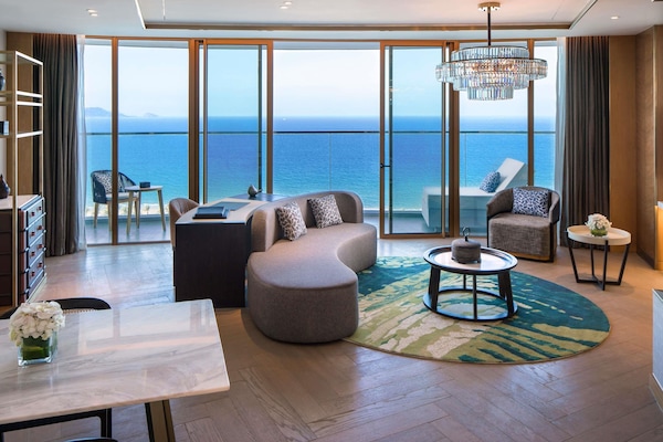 Deluxe Suite, 1 King Bed, Sea View | 1 bedroom, premium bedding, down duvets, minibar