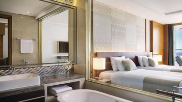 Deluxe Room, 2 Single Beds, Sea View