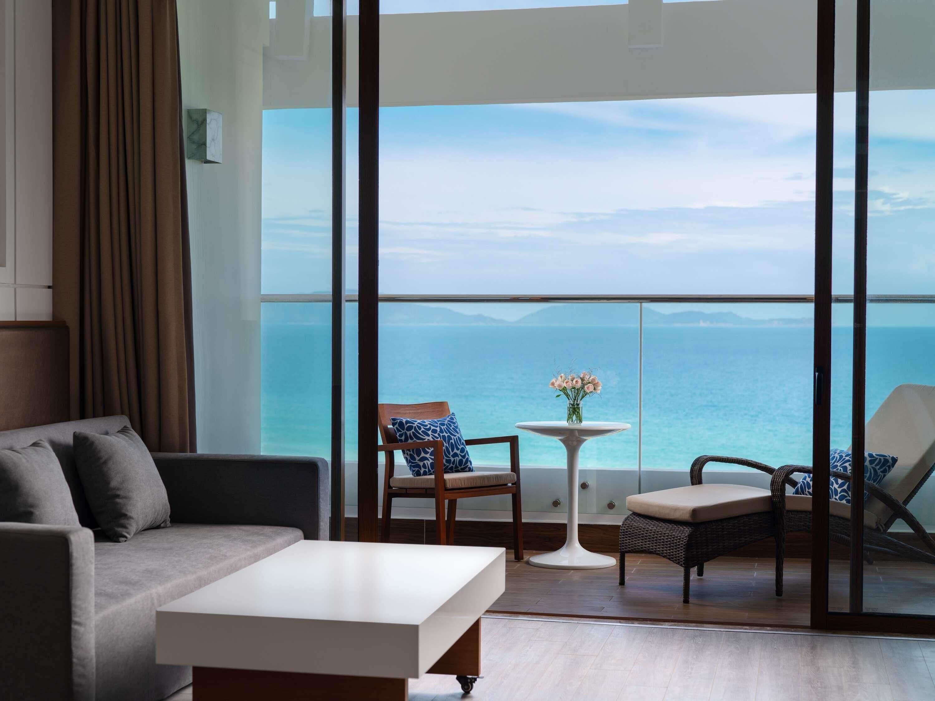 Premium bedding, down duvets, minibar, in-room safe