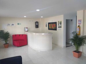 Quầy tiếp tân